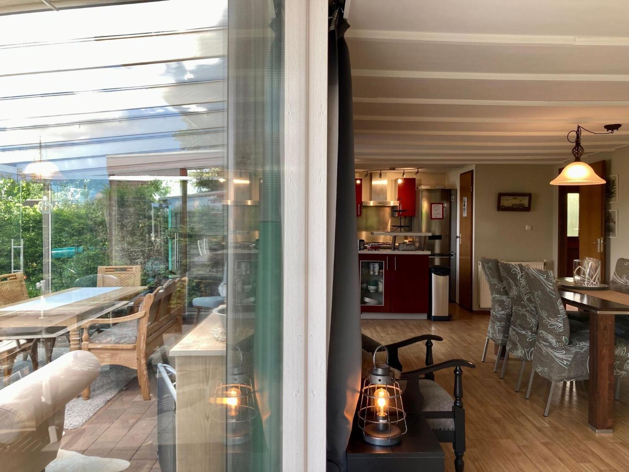4 Pers Holiday Home Hilla With Winter Garden In Front Of The Dike Directly On The Lauwersmeer Anjum ภายนอก รูปภาพ